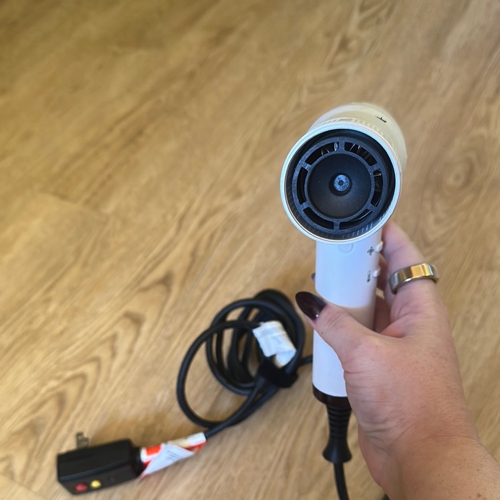 Bondi Boost Sonic White Hair Dryer - Picture 4 of 4